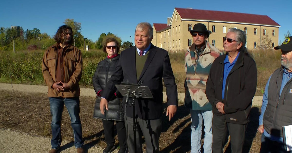 Sioux descendants file lawsuit against U.S. for federal recognition, monetary damages over land