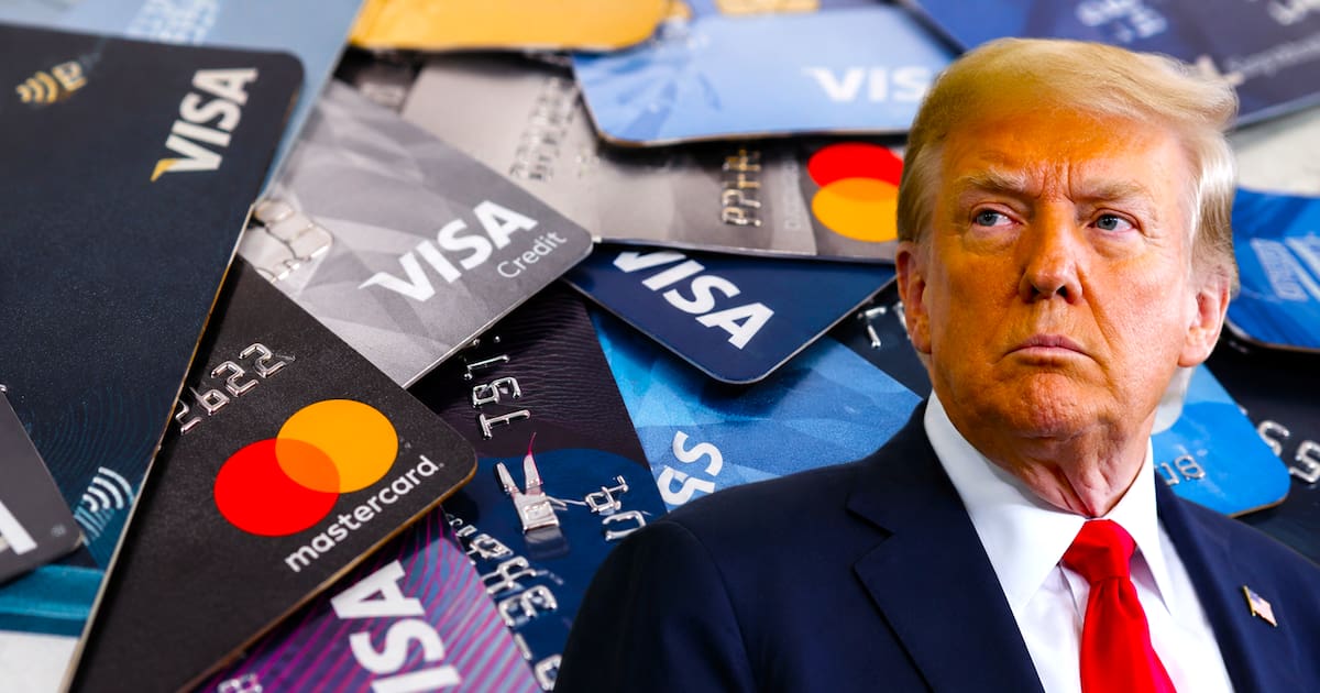 United States in Its Worst Financial Moment: Credit Cards Are Maxed Out and Americans Are in Debt